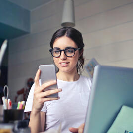 business woman entrepreneur using AI Assistant via SMS text